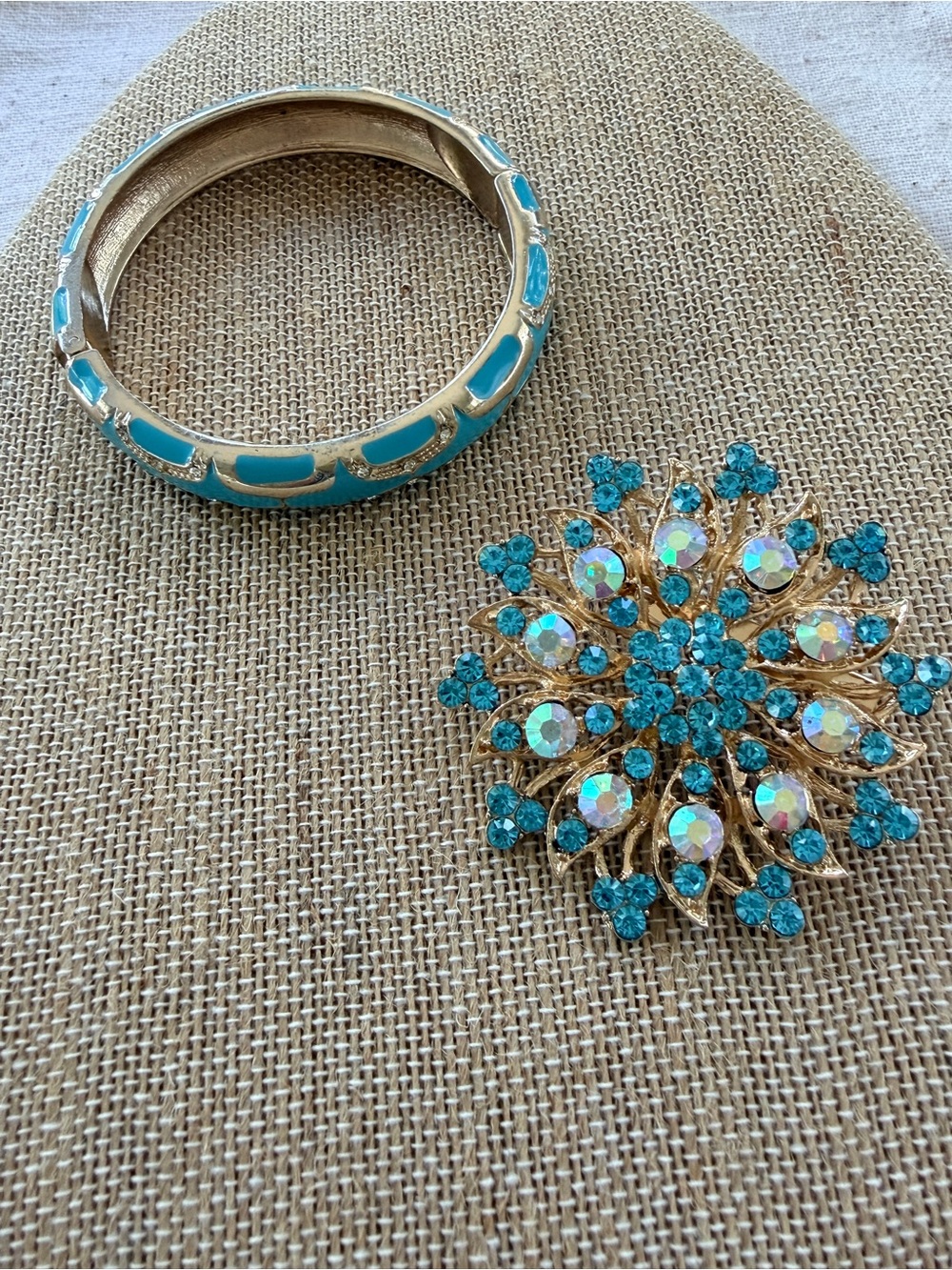 Turquoise Jewelry LOT — Necklace, Bracelet, Brooch & Earrings 5 pieces Costume - Picture 3 of 4